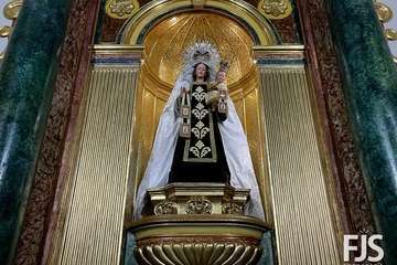 La Virgen del Carmen vuelve a presidir el altar mayor de la iglesia de San Gregorio/Francisco Javier Santana.